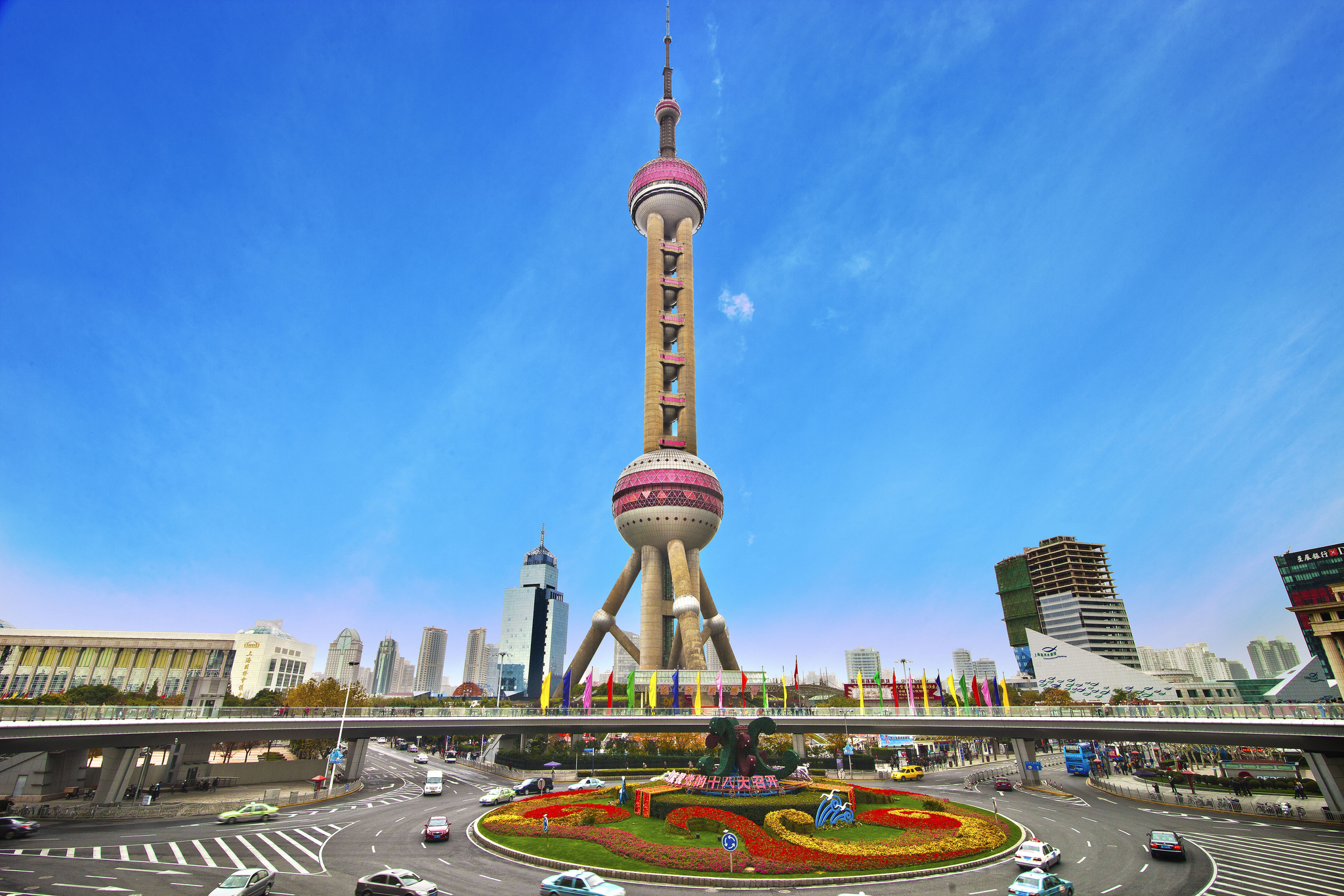 Oriental-Pearl-Tower-in-shanghai