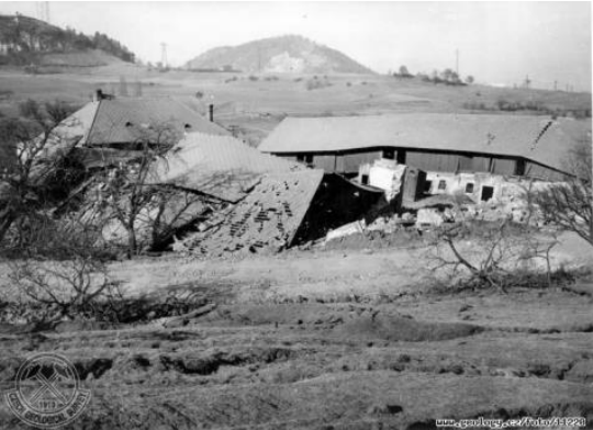 Houses-destroyed-by-the-Handlova-landslide-in-1961