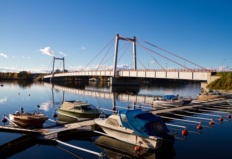 Strömsundsbron-eğik-askı-kablolu-köprü